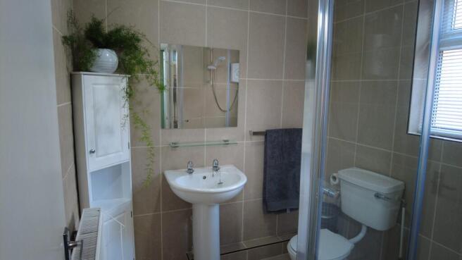 Bathroom 1.jpeg