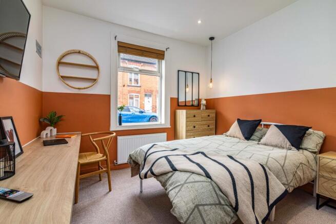 luxury-4-bedroom-student-house---2-bath-+-bills-included-image-15 (1).jpg