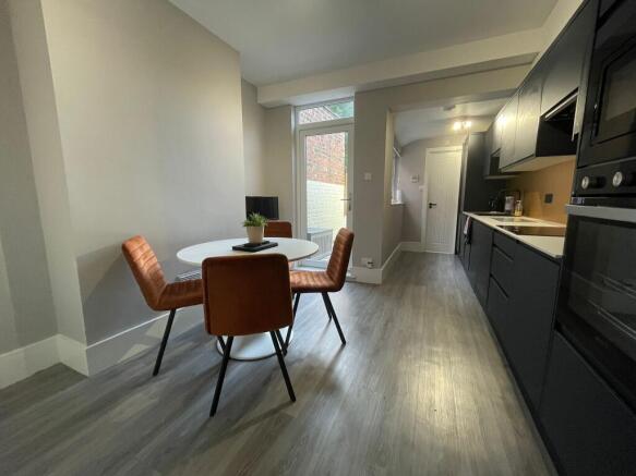 78SA Kitchen (2).jpeg