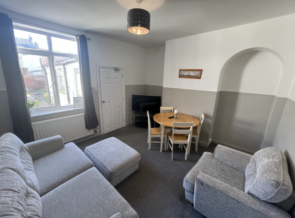 16 Baggholme Road - Living Room.png