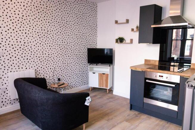 Flat 7 - Bank Street - Living Area.jpg