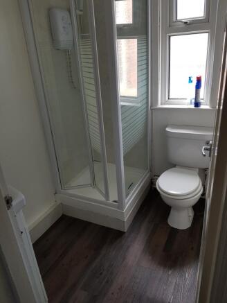 59 Upstairs toilet and shower.jpg