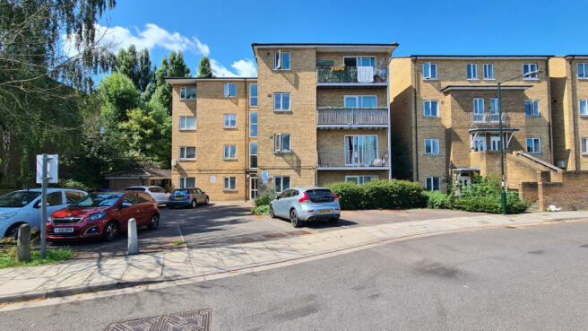 Two bedroom top floor flat with balcony