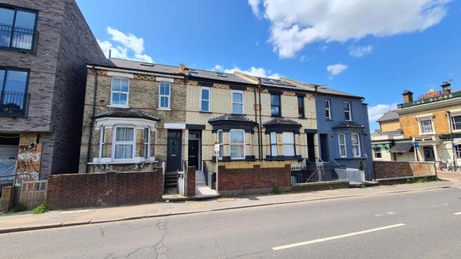 1 bed flat to rent Windmill Road, Brentford TW8