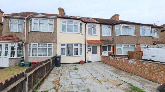 Four bedroom Terraced for rent