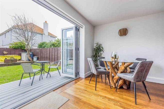5 Culver Drive, Hayling Island-Small-PorticoMarket