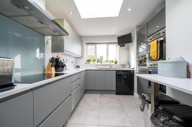 2 Eastoke Avenue 23 29.jpg