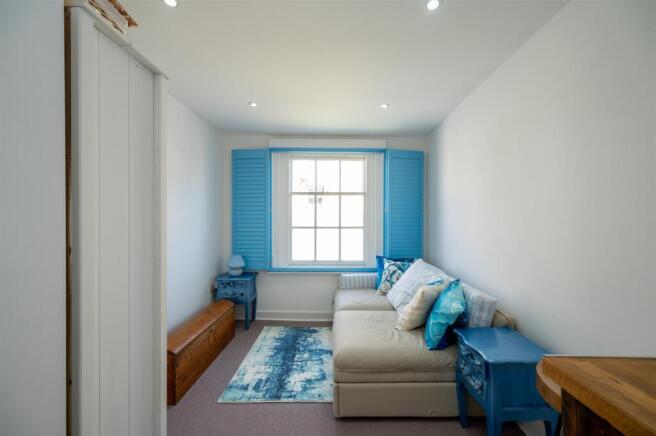 Flat 2, 49 The Crescent 25 9.jpg