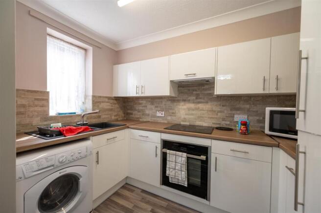 flat 1, 111 Elm Grove 25 17.jpg