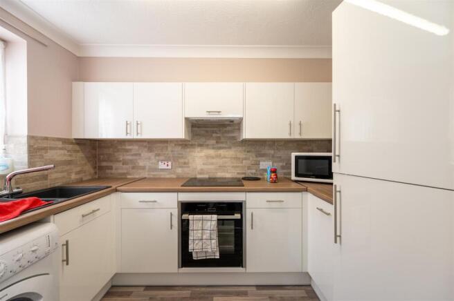 flat 1, 111 Elm Grove 25 16.jpg
