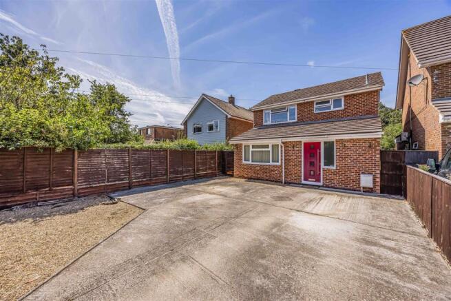 99 Church Road, Hayling Island-Small-PorticoMarket