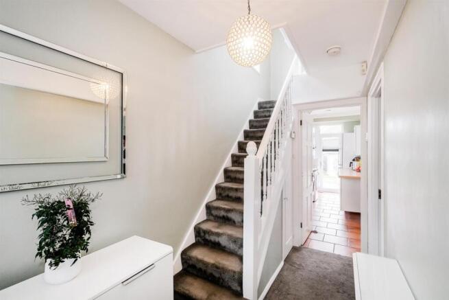 13 Deynecourt Gardens-1_web.jpg