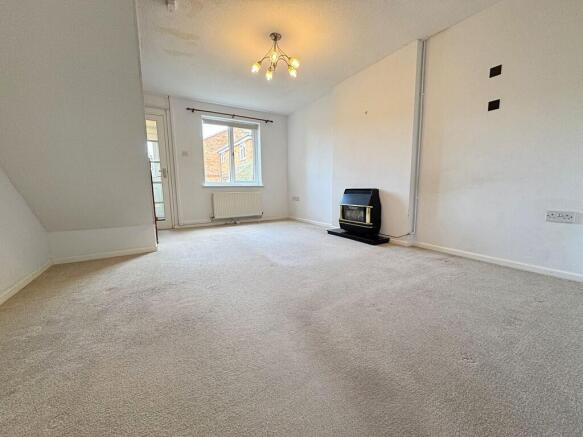 Living Room (2)