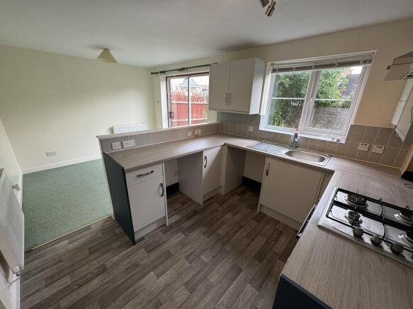 Kitchen to diner