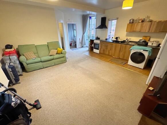 Living room to Ki...