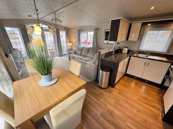 Kitchen Lounge Di...