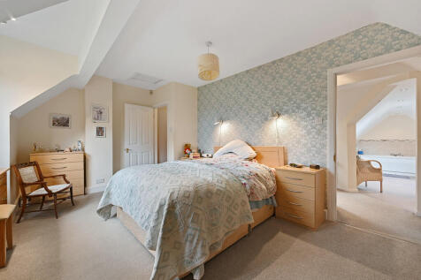 Birkdale Avenue, Pinner