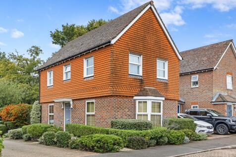 Hilda Dukes Way, East Grinstead, RH19