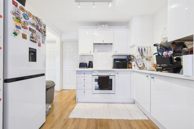 CAM01085G0-PR0563...