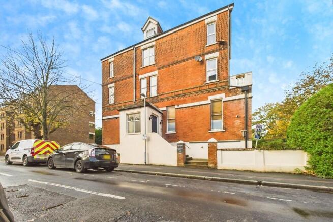 2587c0b8-CAM01085...