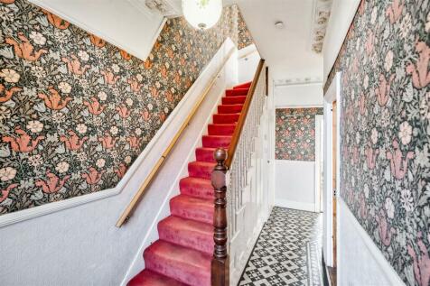 Empress Avenue, Aldersbrook