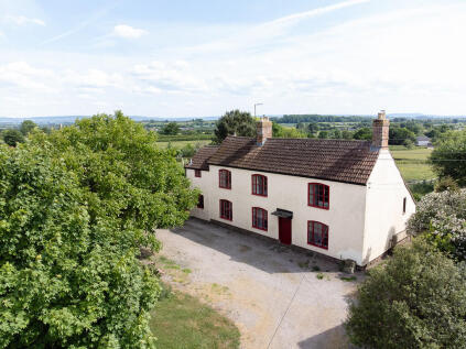 Northwood Green, With Annexe & 4.5 Acres