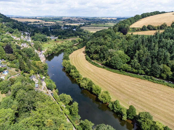 white cottage vie...