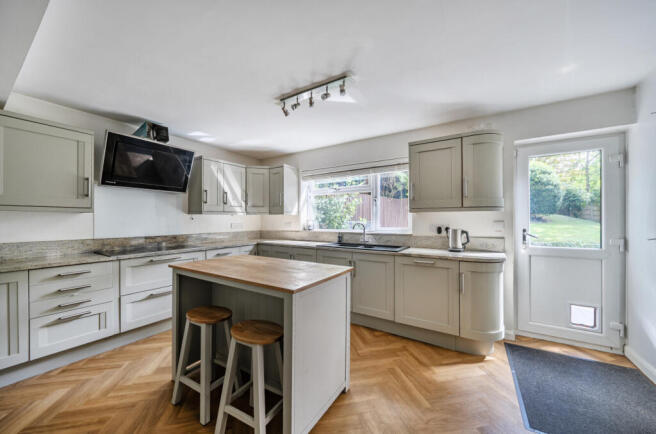 1347538-23-68baea...