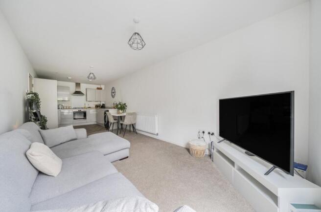 1373203-5-69022bd...