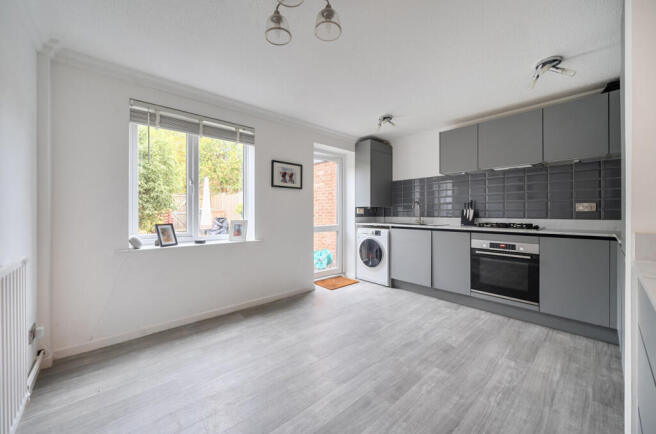 1374551-11-6908cb...