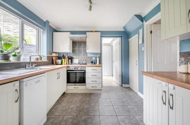 1387996-10-6936ee...