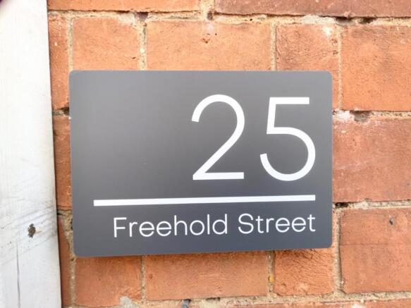 Number plaque