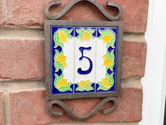 Number plaque