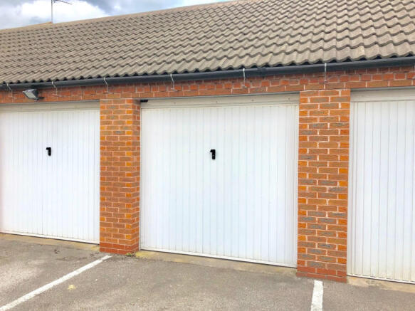 Garage/ carstanding 