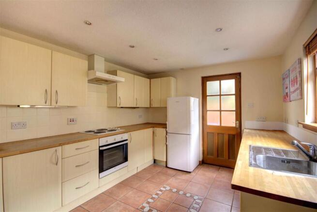 KITCHEN/DINING ROOM