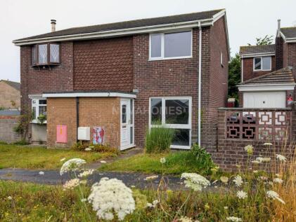 Dengie Close, Plympton, PL7 2UR