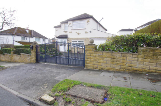 1 Manscombe Road, Allerton  BD15 7AD