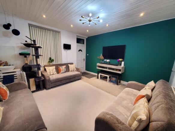 45 Victor Road BD9 4QR