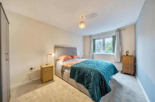 1371652-5-6904d03...