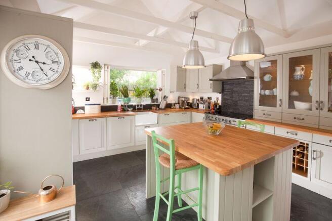 Kitchen / Breakfast Room 