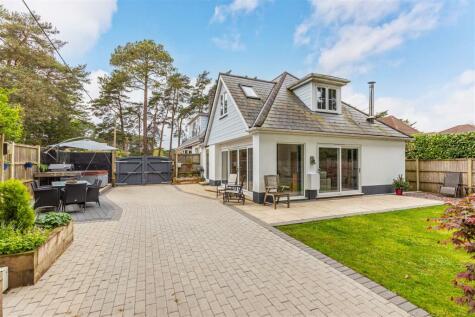 Golf Links Road, Ferndown