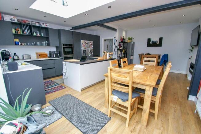 2025-10-14 11.03.02.jpg