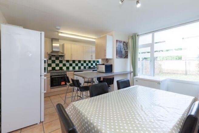 Kitchen dining area