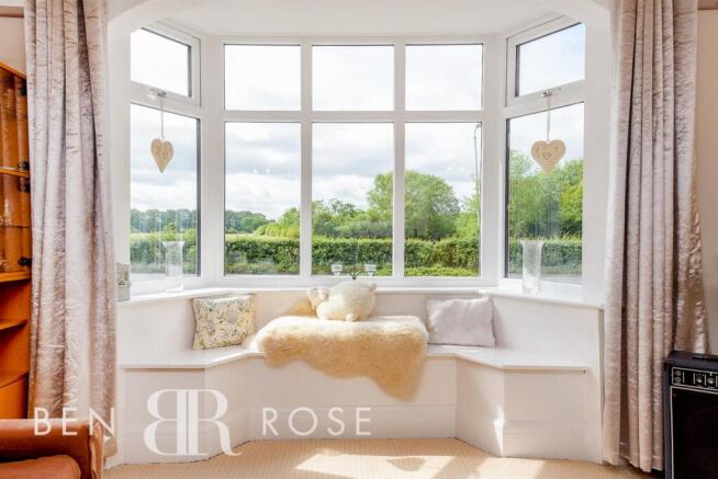 Lounge Bay Window