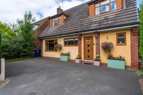 Royal Avenue, Leyland