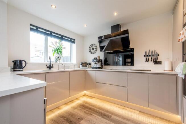 Lounge/Diner/Kitchen