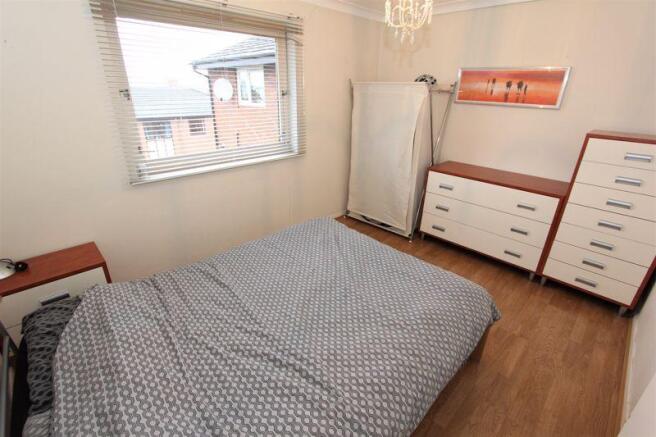 2 bedroom flat for sale in Montrose Court, Chester, CH4