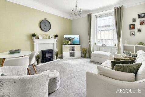 Middle Warberry Road, Pine Court Middle Warberry Road, TQ1