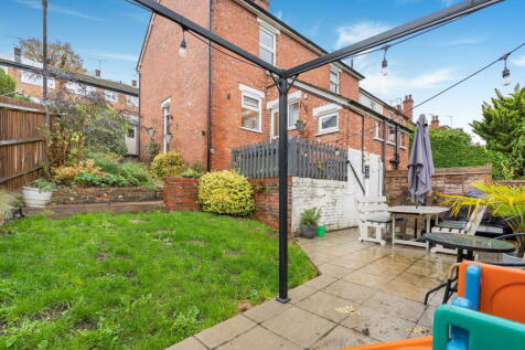 Farningham Road, Caterham, CR3 6LL