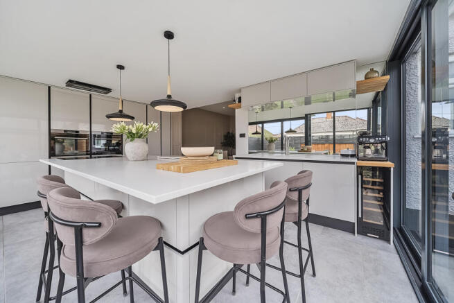 Kitchen / Breakfast Room